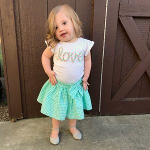Skirt and love shirt
